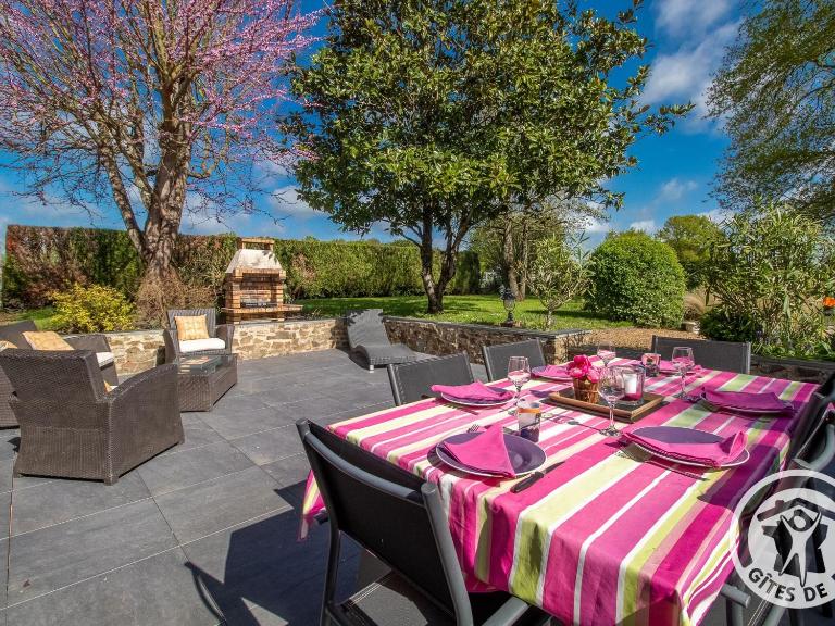 Gîte charmant avec jardin, proche activités nautiques - FR-1-622-75 - B&B Morannes