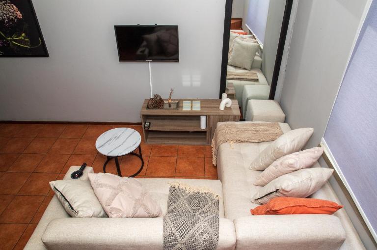 Modern, Spacious & quiet scenery - B&B Midrand