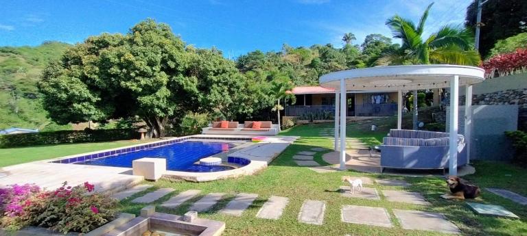 Anapoima finca los mangos - B&B La Mesa