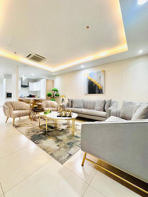Gold crest mall one bed super luxury apartment-Mirhaa homes # 2 - Ferienwohnung Lahore