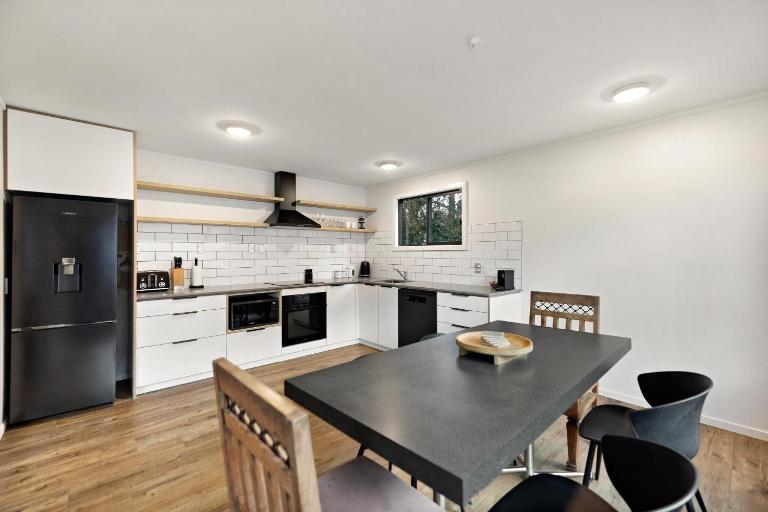 5 Min Stroll into Town Centre - No Hills - B&B Queenstown