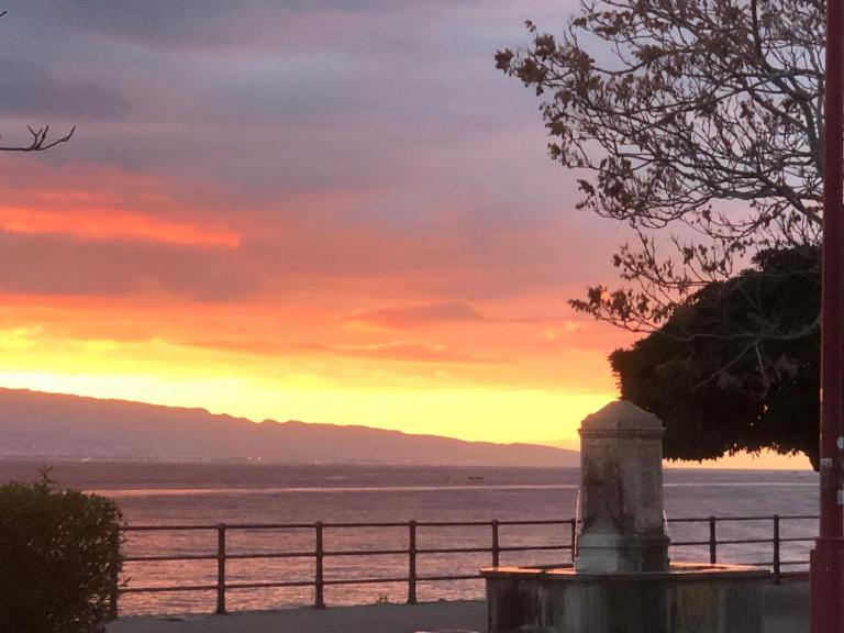 Paradiso Vista Mare Retreat - B&B Messina