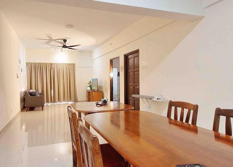 Serdang Greenseeds Homestay 9-10pax MIECC - B&B Seri Kembangan