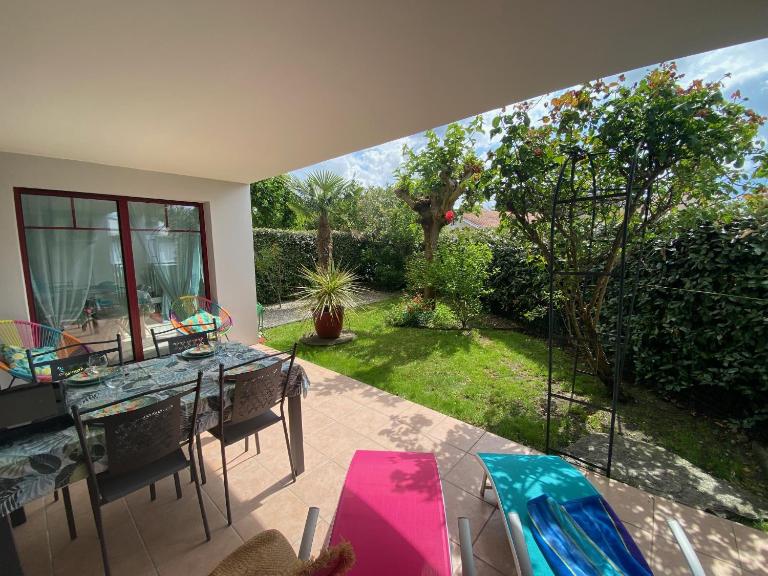 Appartement de charme T3 avec petit jardin et parking - B&B La Teste-de-Buch
