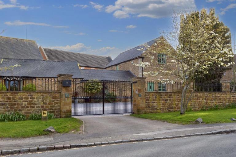 The Old Stables - B&B Northampton