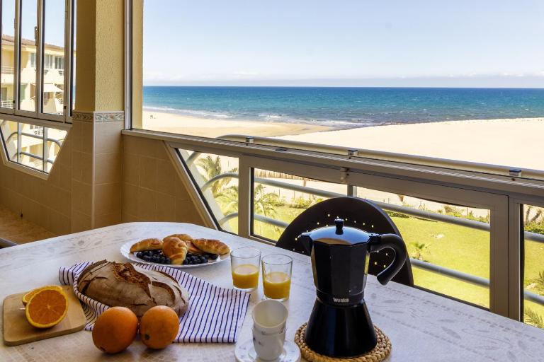 Apartamento Denia Deveses frente al mar - B&B Denia