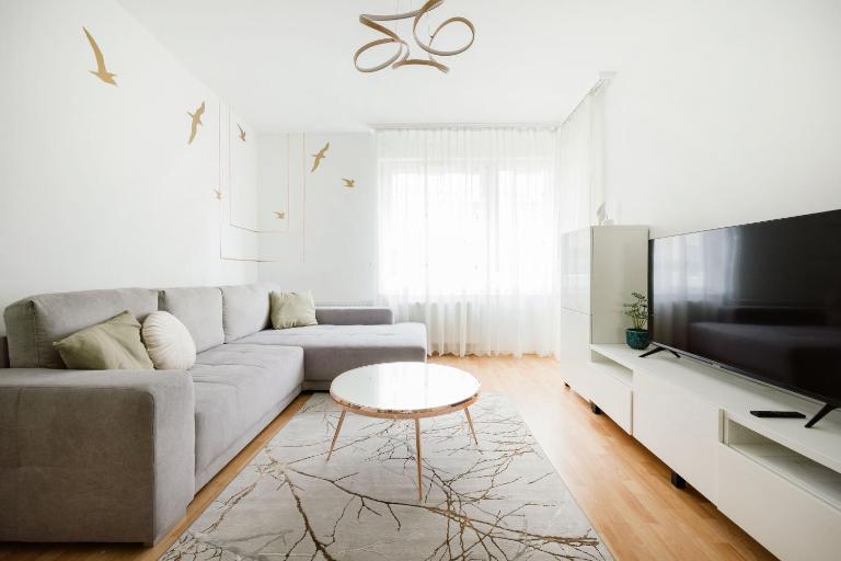 Modern two-bedroom apartment with free parking - Ferienwohnung Budapest