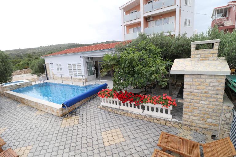 Apartmani Bilokapić Primošten - B&B Primošten