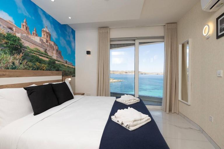 Ivory Suite seafront with views!- Fl 14 by Homely - Chambres d'hôtes San Pawl il-Bahar