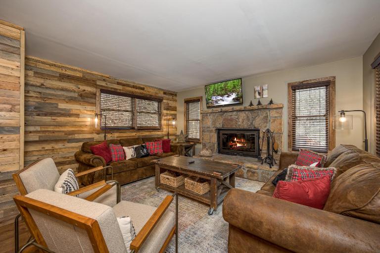 Attitude Adjustment by Eden Crest - Bed and Breakfast Sevierville