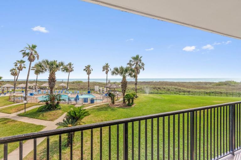 Saida II Beachfront Oasis - B&B South Padre Island