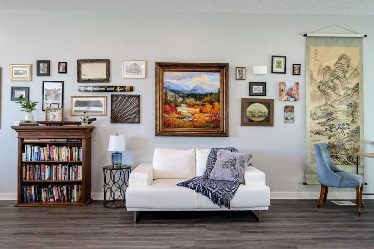 Luxurious Midtown Retreat with Elevator Access - Ferienwohnung Omaha