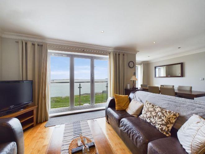 Cosy 3 bedroom apartment in central Portrush with sea views - Bed and Breakfast Portrush