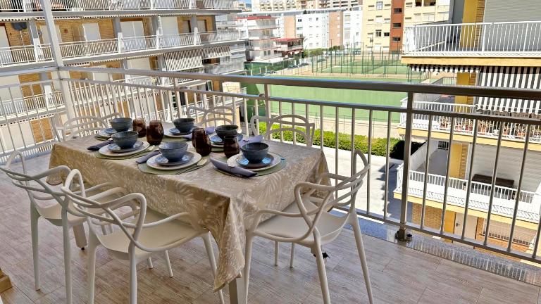 APT GANDIA Primera Línea - Alquiler solo a familias - B&B Playa de Gandía