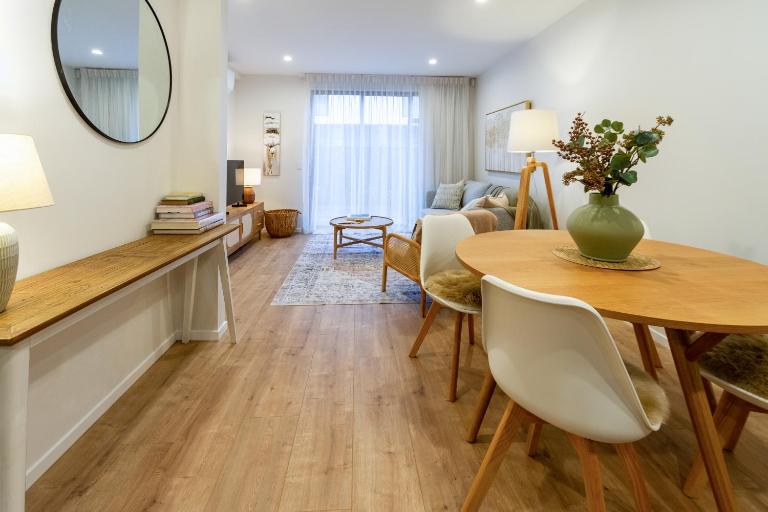 Stylish 3 Bedroom Home in Prime City with Garage - Chambres d'hôtes Christchurch