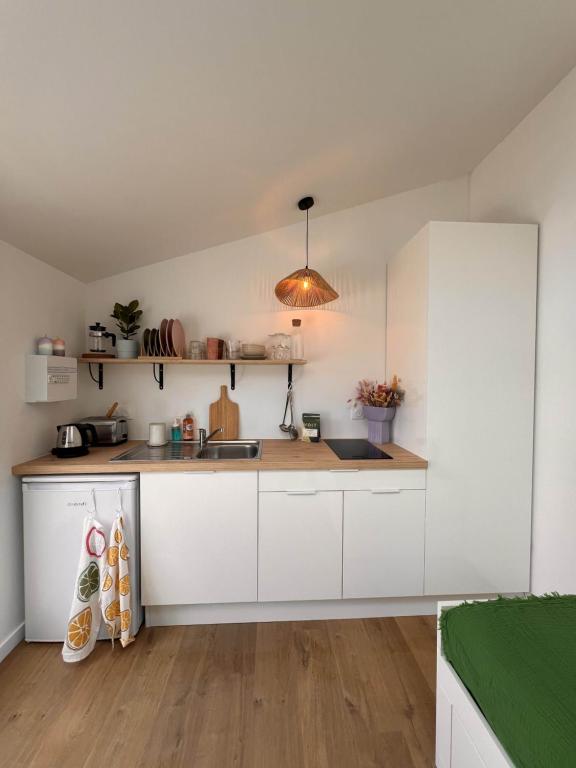 Charmant studio avec terrasse 15m2 fraîchement rénové - B&B Perros-Guirec