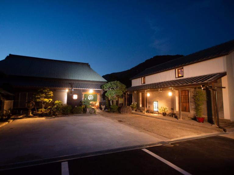 がもう家 明治時代の蔵に泊まれる一棟貸し宿 Ancient renovated house in the Japanese Countryside with a kindly hospitality - B&B Sakaidechō