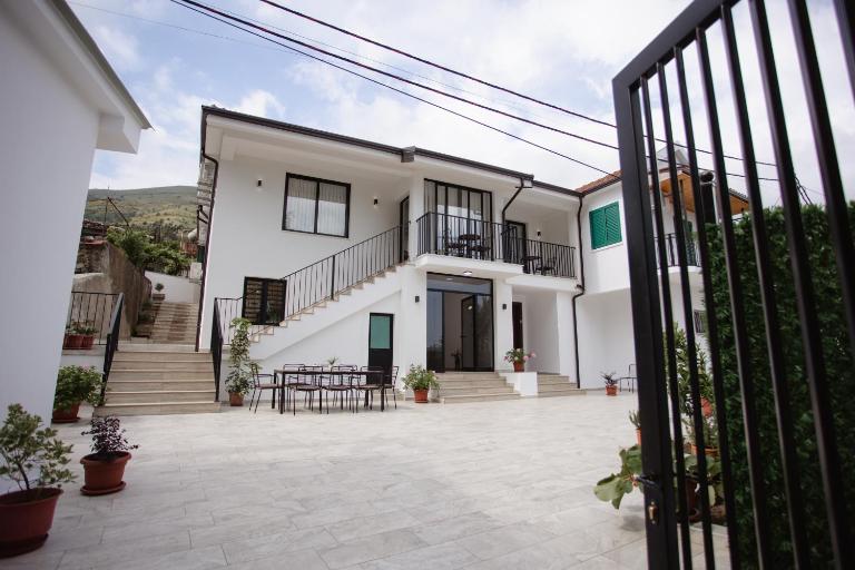 Serenity - B&B Shirokë