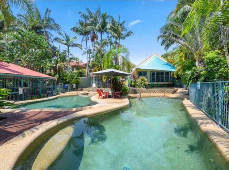 Tropical Getaway - B&B Korora Bay