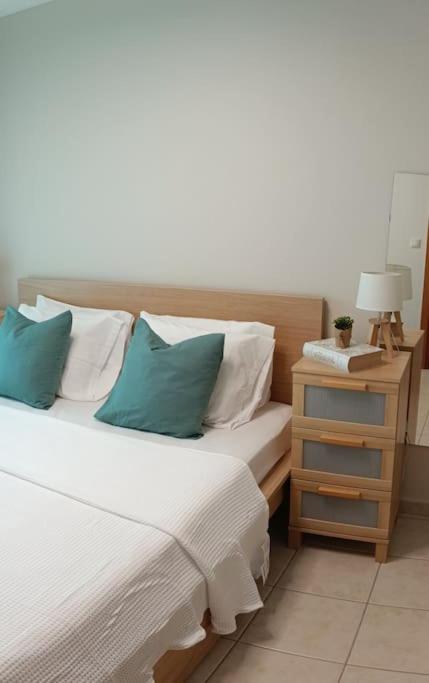 Cute apartment 20m from beach - Chambres d'hôtes Néa Poteídaia