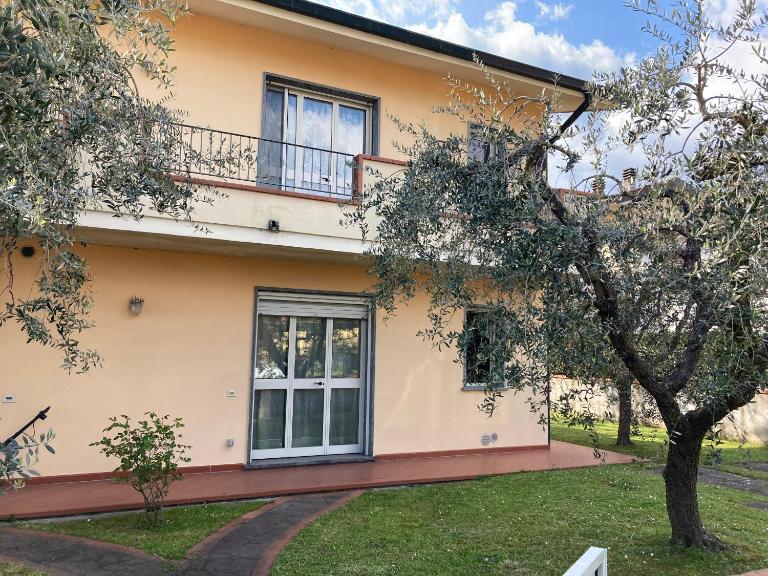 Casa spaziosa e comoda vicino al centro - B&B Montecatini Terme