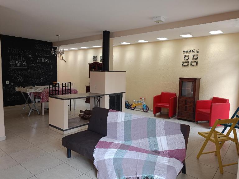 Casa inteira 2 quartos no Centro de Jacareí próximo à São José dos Campos - Bed and Breakfast Jacareí