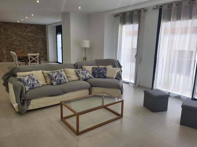 Roses Casc Antic Sl Sabater 4 - B&B Roses