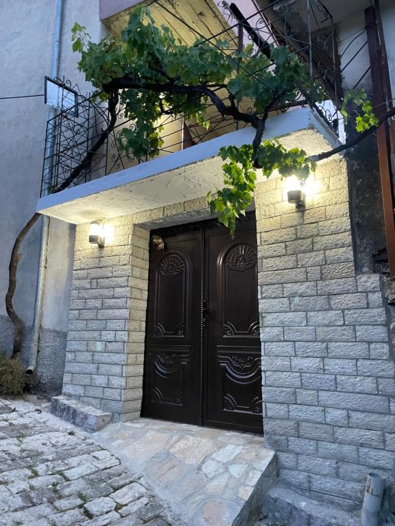 Luigi Guest House - B&B Gjirokastër