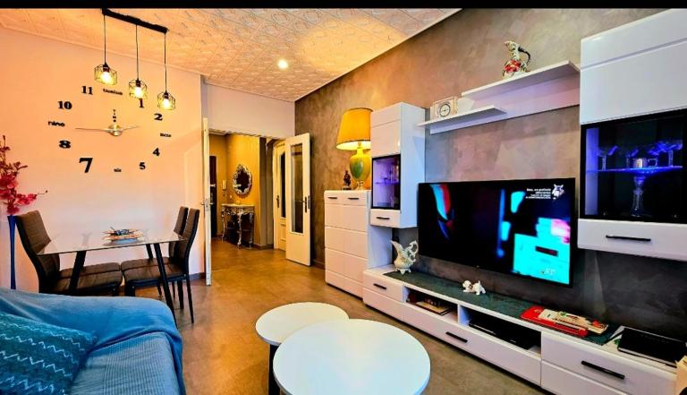 piso moderno 3 habitaciones severo ochoa 31 2A - B&B Gijón