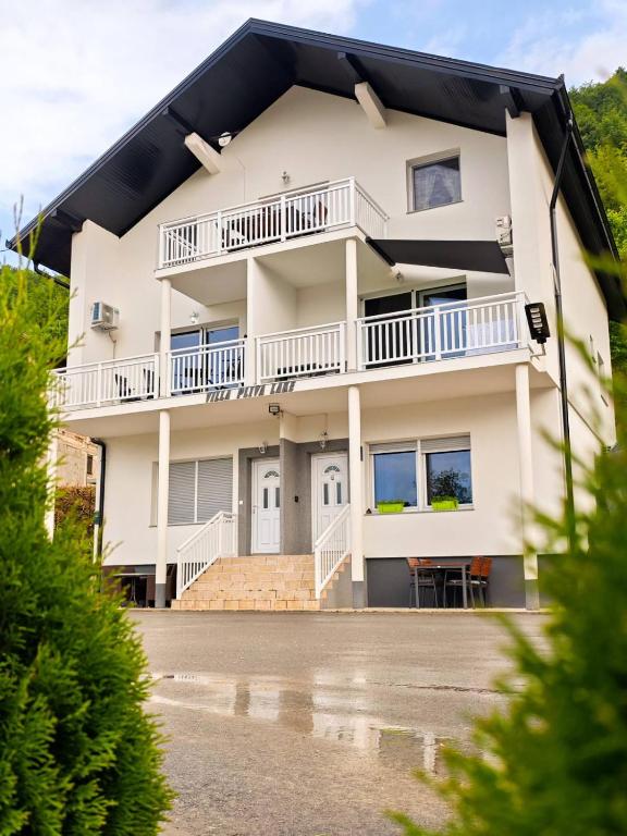 Villa Pliva Lake 2 - B&B Jajce