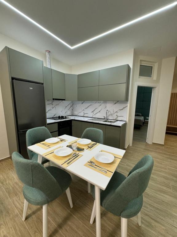 Isla's Luxurious Seaside Apartments - B&B Durazzo