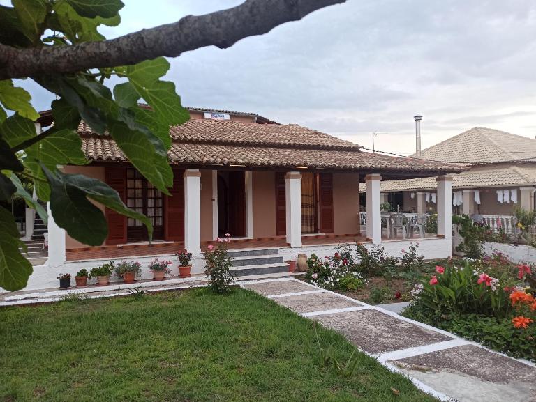 Christodoulos Villa - B&B Ágios Geórgios