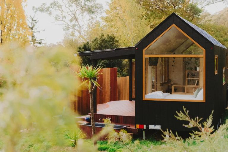 Libelle - Peaceful, Secluded Luxury with abundant wildlife and seasonal water views, on 3 private acres IN Daylesford - B&B Daylesford