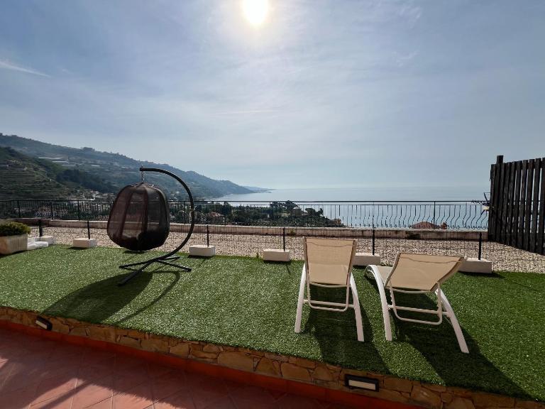 Agriturismo Un Mare di Fiori - B&B Ventimiglia