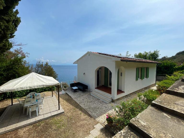 Villa Porticciolo - ArgonautiVacanze - B&B Rio Marina