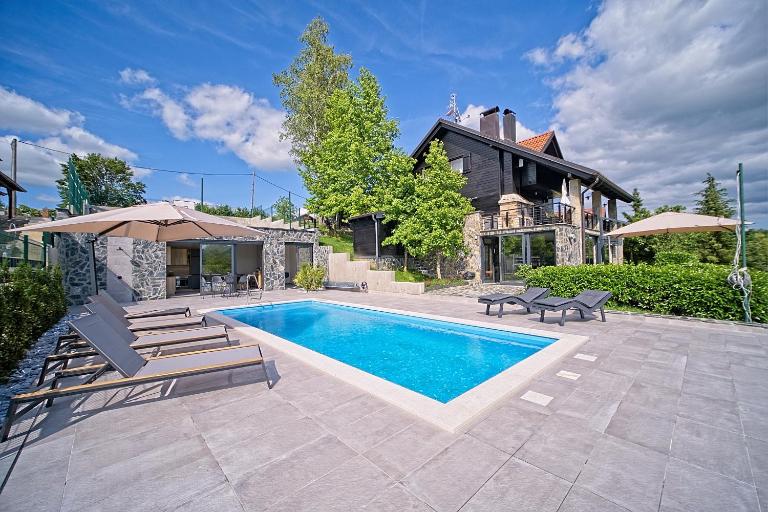 Kuća za odmor Amarie 4* - B&B Karlovac