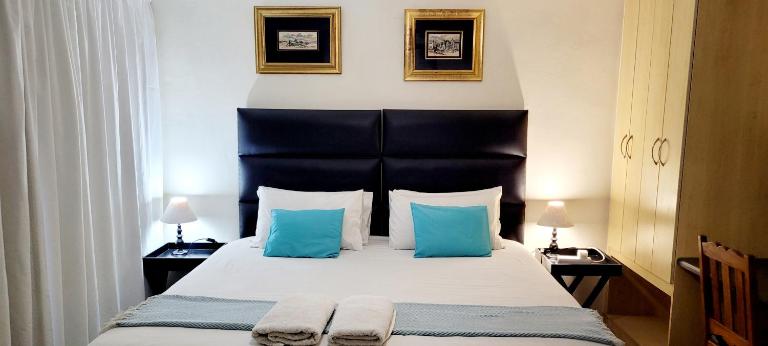 Kennington Palms B&B/Self Catering - B&B East London