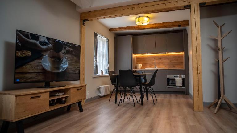 Mansard Apartment in Saddler's House - B&B Kuldīga