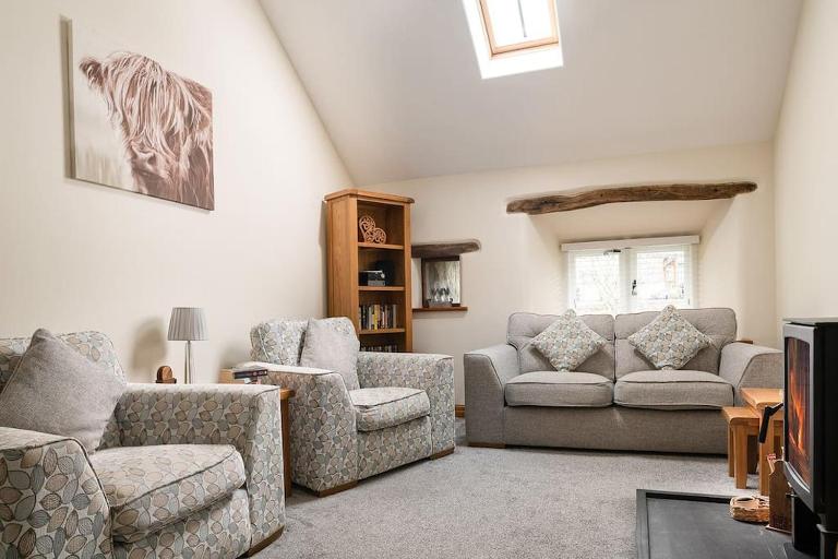 GORSE BARN - A cosy barn conversion in North Wales with a log burner - B&B Tal-y-Cafn
