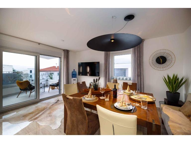 Apartment in Njivice - Insel Krk 50516 - Chambres d'hôtes Njivice