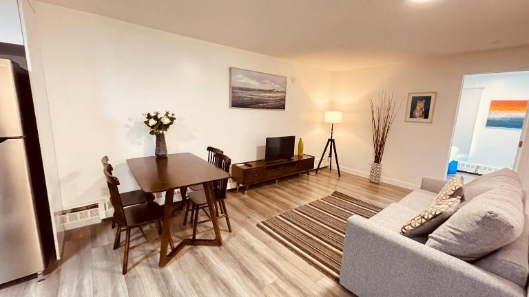 #202 Cozy Mountain View 2 bedrooms in DT - B&B Canmore
