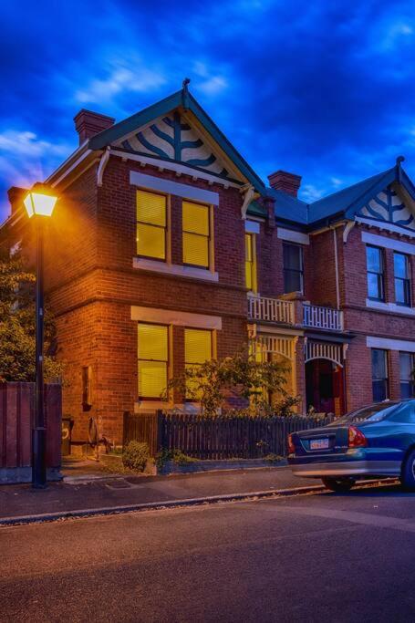 Battery Point Village - Stunning Large Home - Ferienwohnung Hobart
