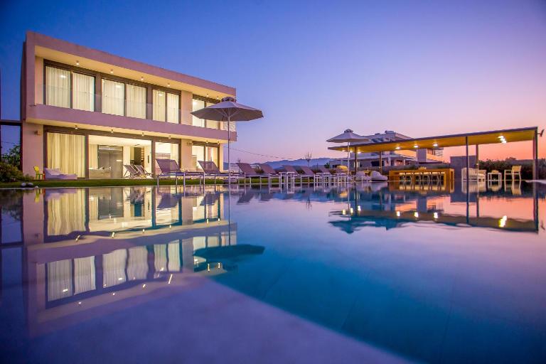 Miguel Luxury Beach Front Villa - Chambres d'hôtes Fanes