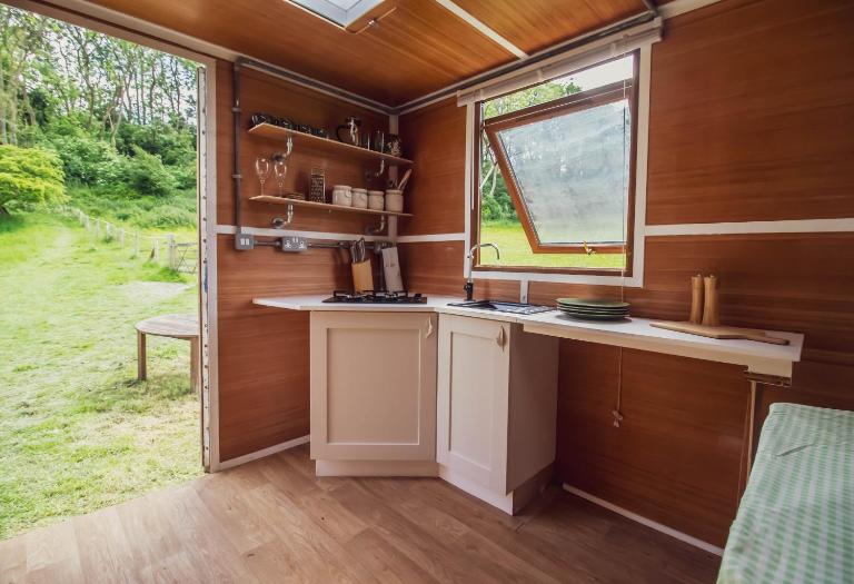 Leto Shepherds Hut By Airpremier - Chambres d'hôtes Alfriston