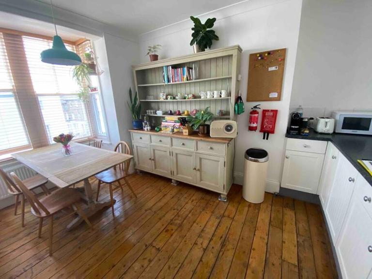 Herne Bay Central - 2 minutes from beach apartment - Chambres d'hôtes Herne Bay