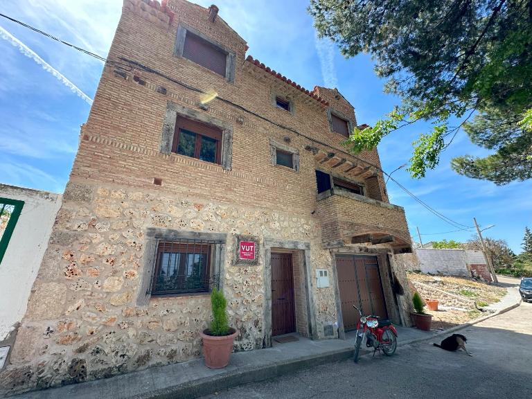 VUT La Greda - B&B Leganiel