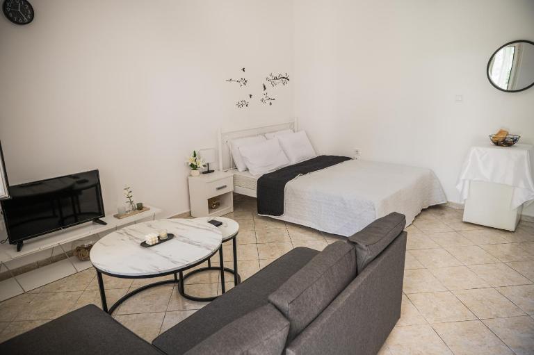 Happy Room-2' from sea - Ferienwohnung Kalamata