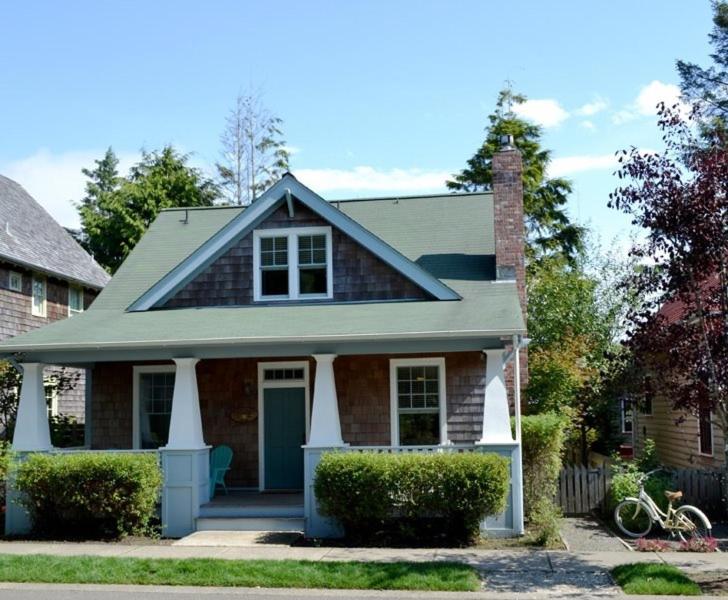 Grandma Dorothys Cottage by Seabrook Hospitality - B&B Pacific Beach