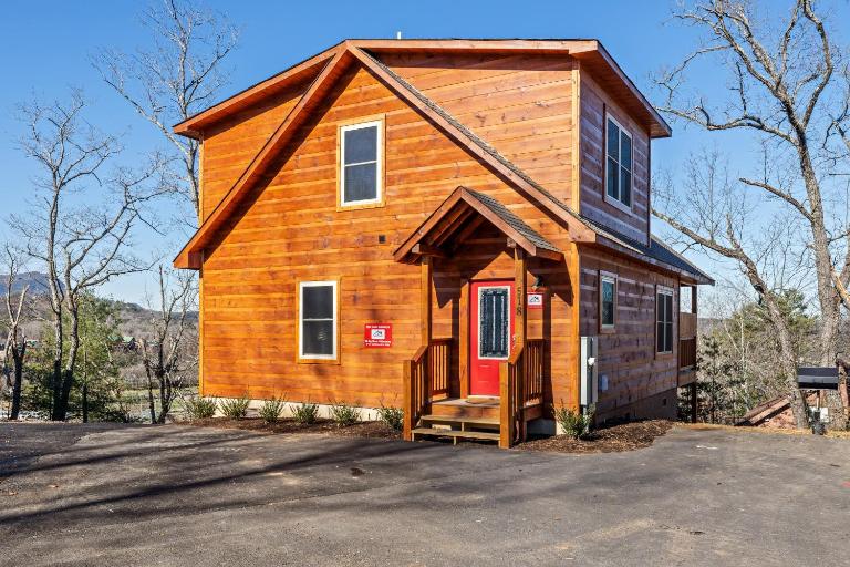 LOCATION 1 Bed 2 Bath Dolly Bear Hideaway located less than a mile from the Pigeon Forge strip - B&B Pigeon Forge