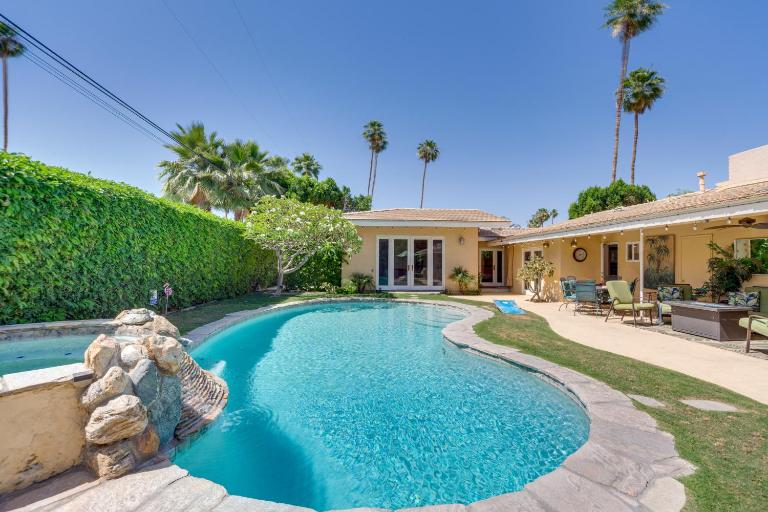 Patio, Pool & Mountain Views: Palm Springs Home! - Chambres d'hôtes Palm Springs